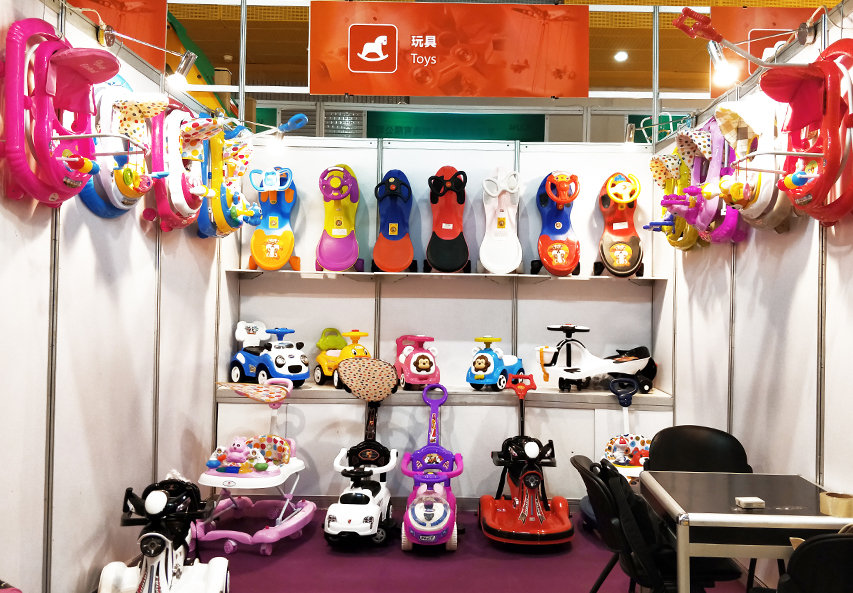 baby learning walker